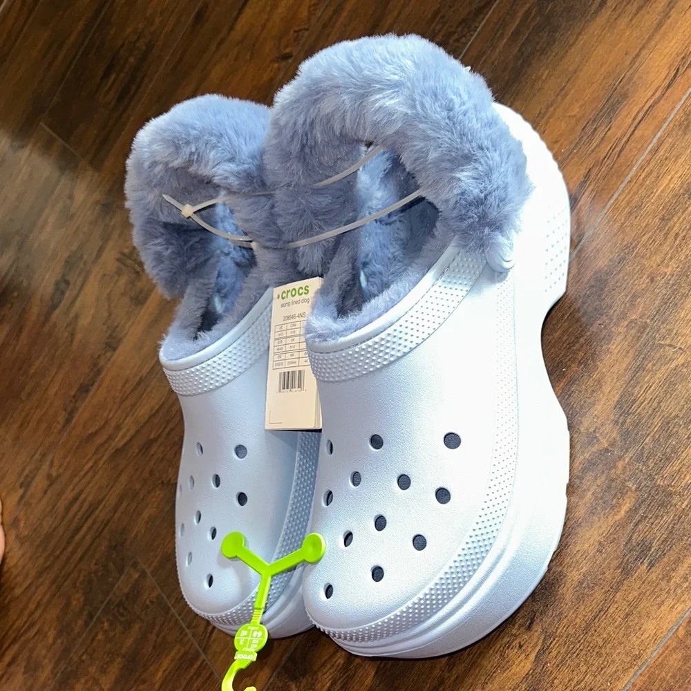 CROCS cozy stylish